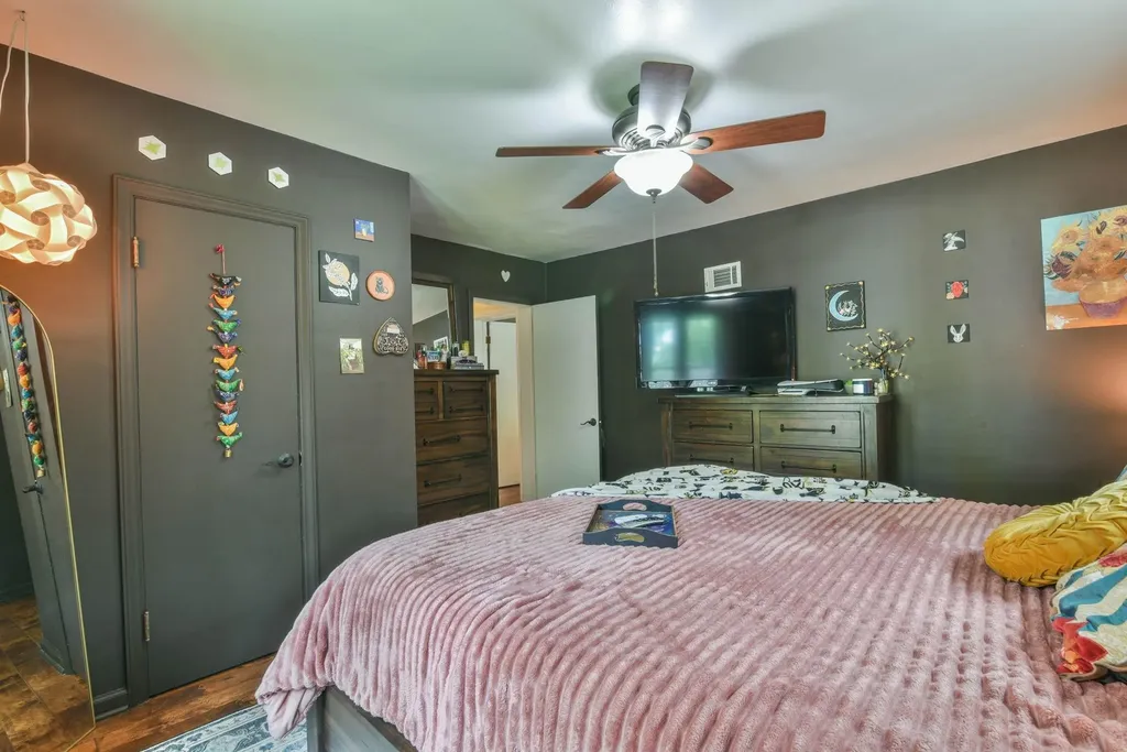 109 E Academy Hesston KS 67062