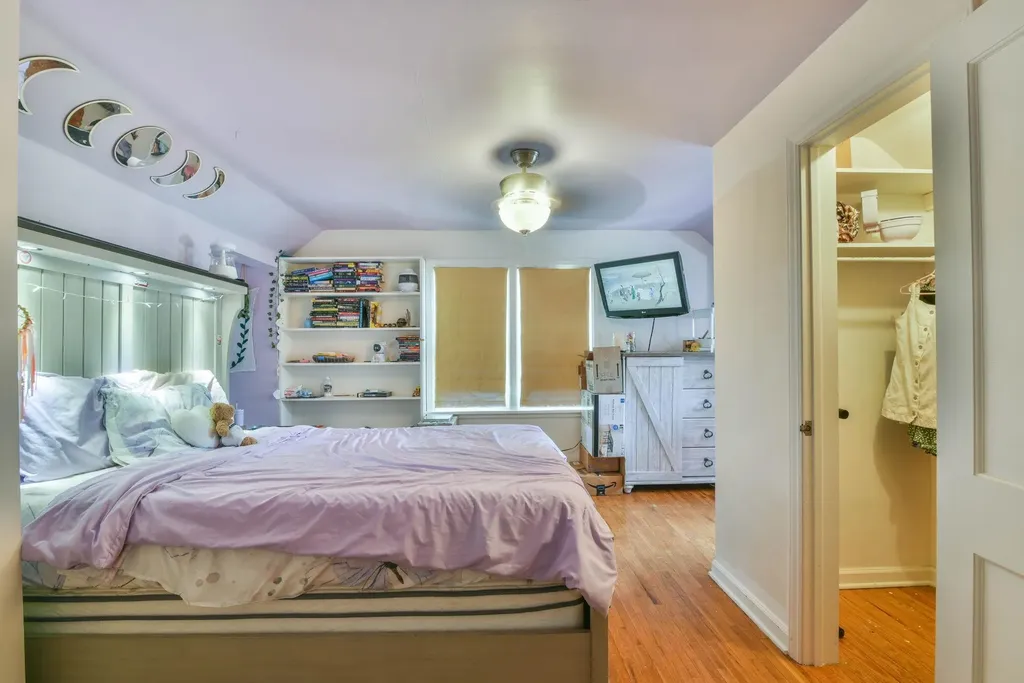 109 E Academy Hesston KS 67062