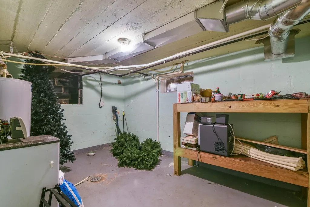 109 E Academy Hesston KS 67062