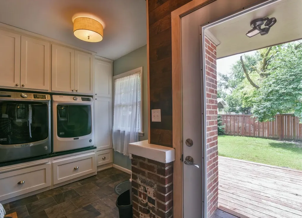 109 E Academy Hesston KS 67062