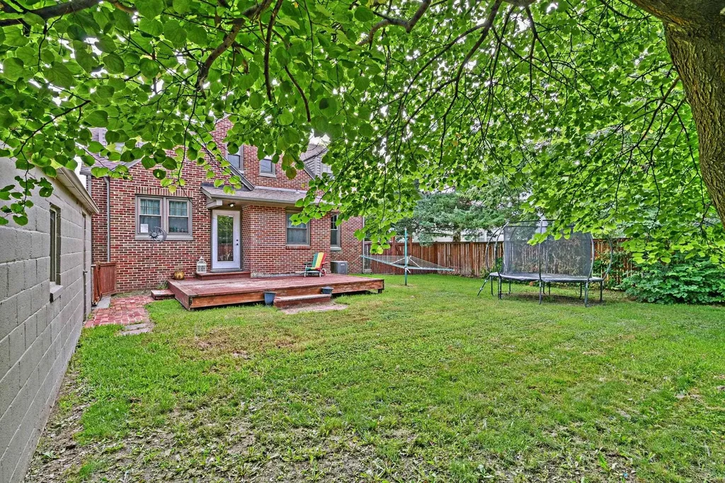 109 E Academy Hesston KS 67062