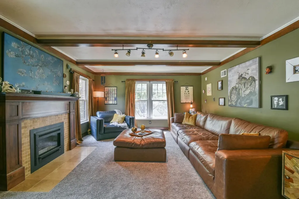 109 E Academy Hesston KS 67062
