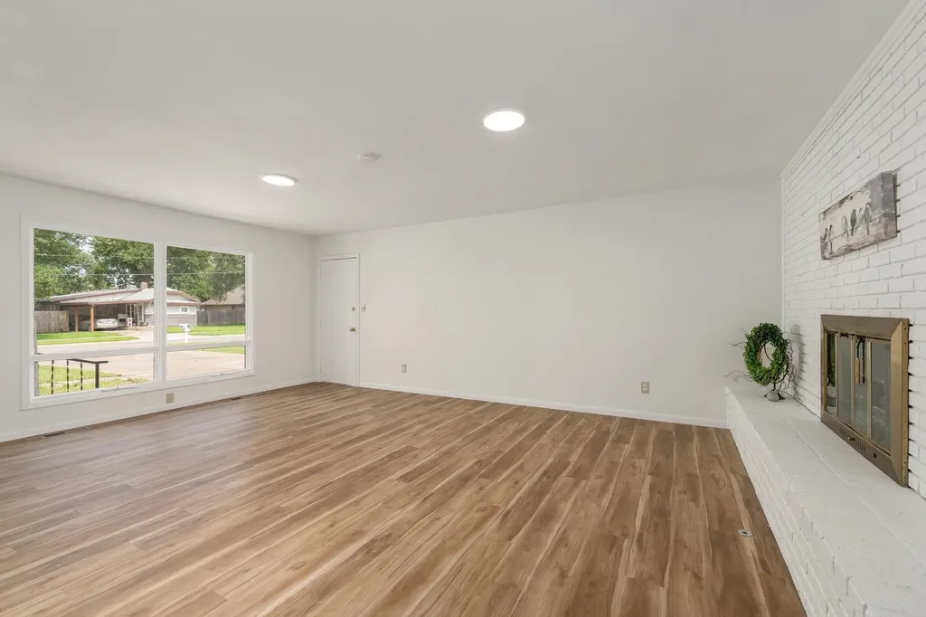 409 N Woodlawn Wellington KS 67152