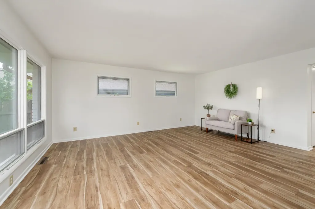 409 N Woodlawn Wellington KS 67152