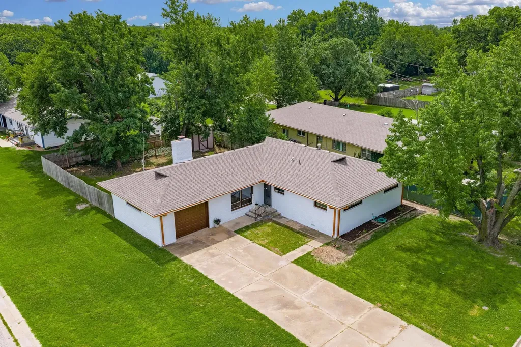 409 N Woodlawn Wellington KS 67152