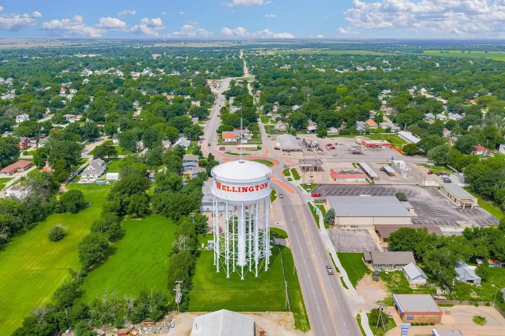 409 N Woodlawn Wellington KS 67152