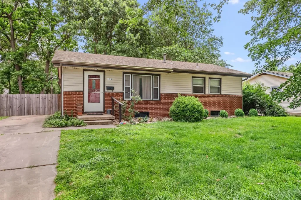 1838 N Mccomas Avenue Wichita KS 67203-1421
