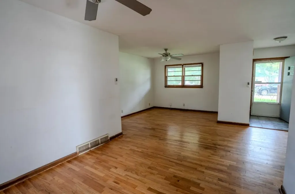 320 W College Avenue Harper KS 67058