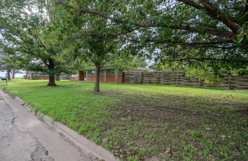 320 W College Avenue Harper KS 67058