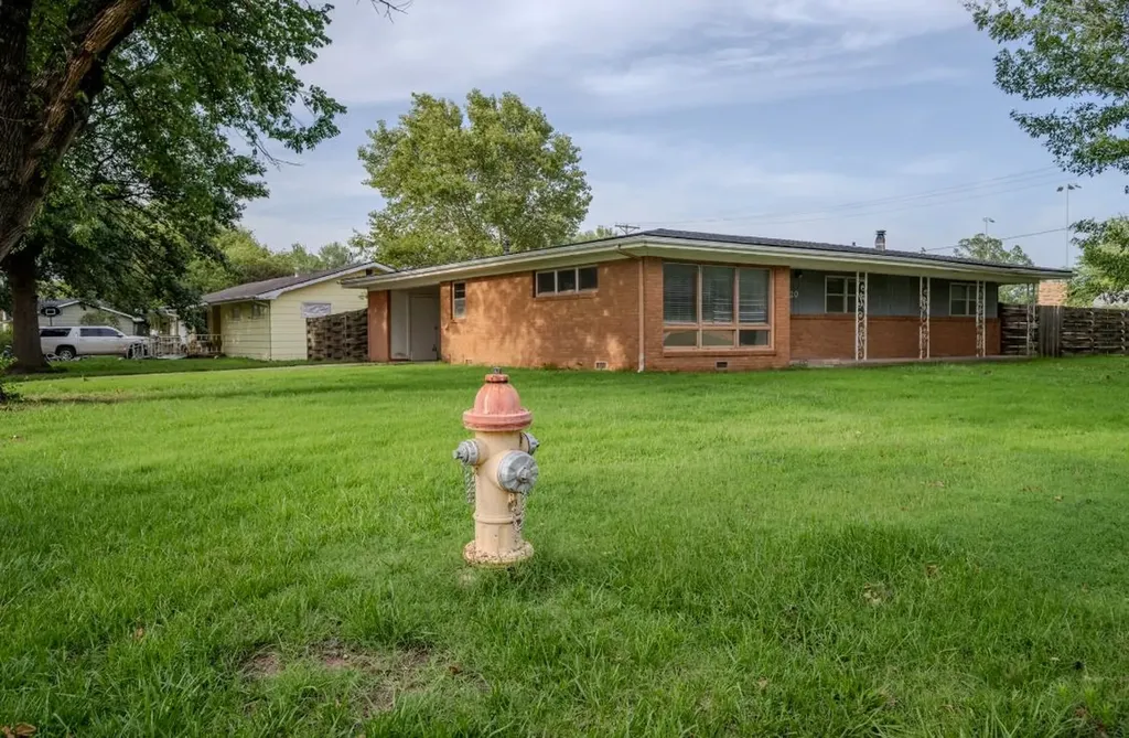 320 W College Avenue Harper KS 67058