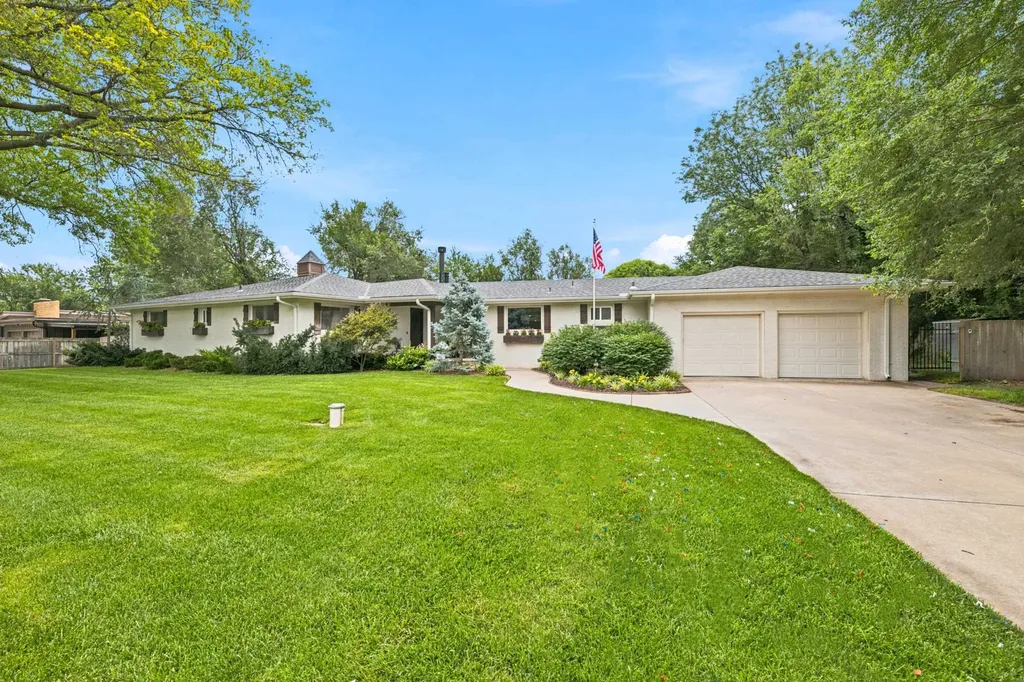 9 W Rolling Hills Drive Wichita KS 67212