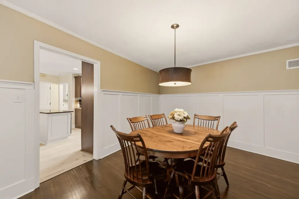 9 W Rolling Hills Drive Wichita KS 67212