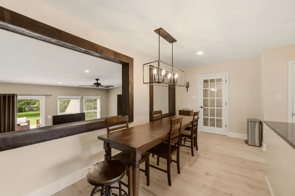9 W Rolling Hills Drive Wichita KS 67212
