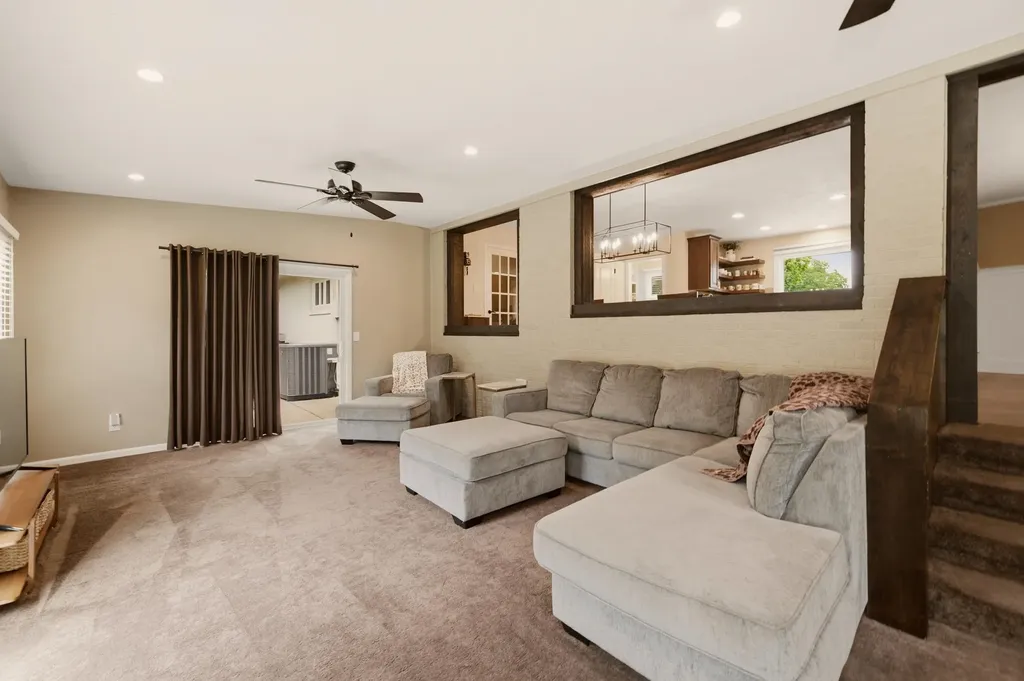 9 W Rolling Hills Drive Wichita KS 67212