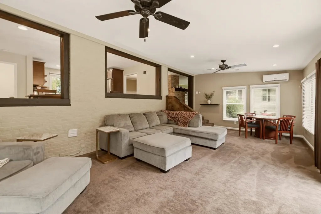 9 W Rolling Hills Drive Wichita KS 67212