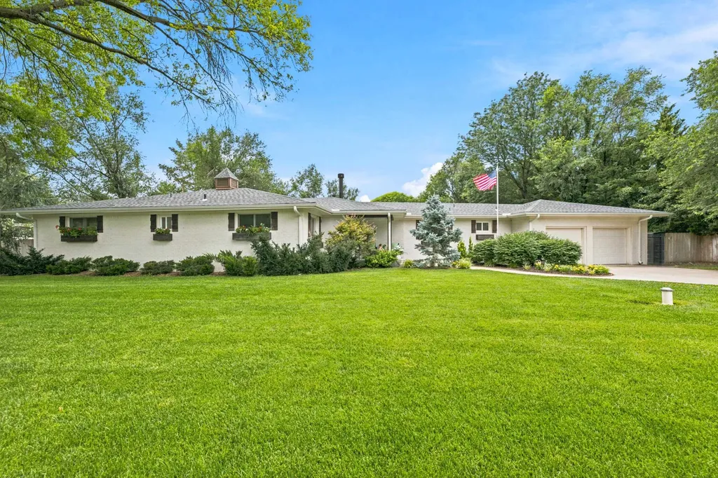 9 W Rolling Hills Drive Wichita KS 67212