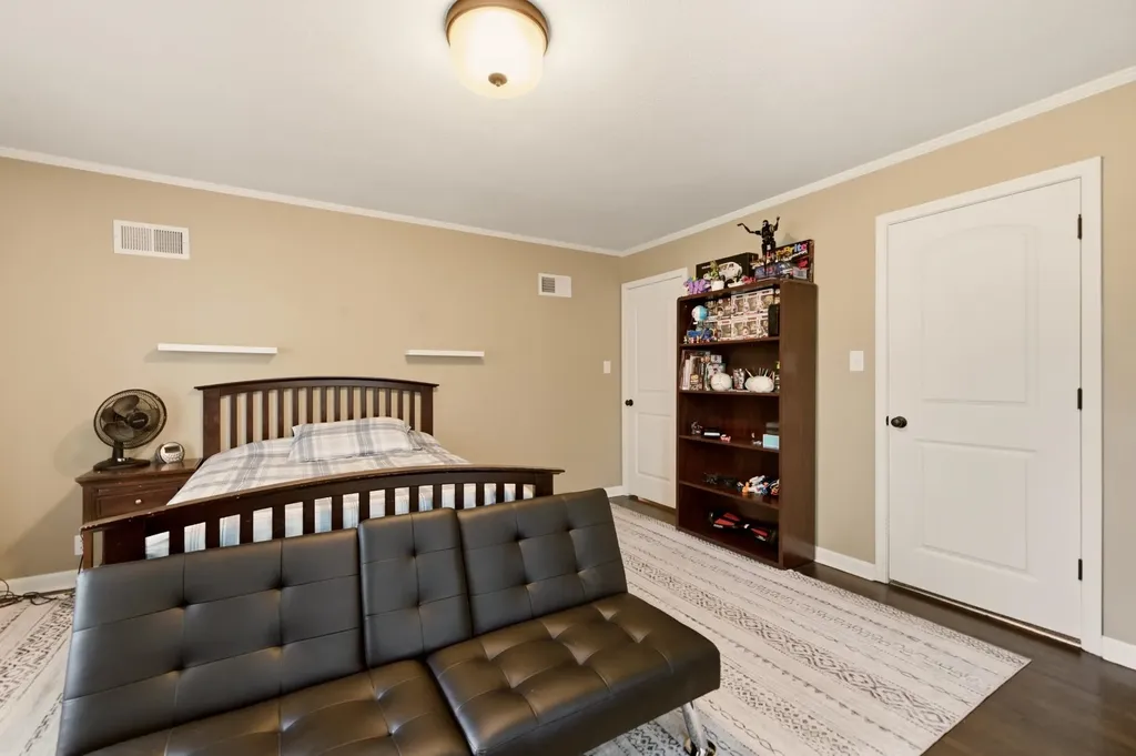 9 W Rolling Hills Drive Wichita KS 67212