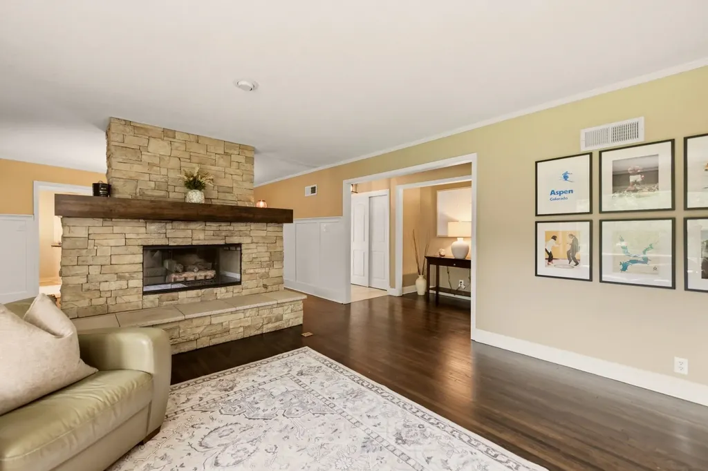 9 W Rolling Hills Drive Wichita KS 67212