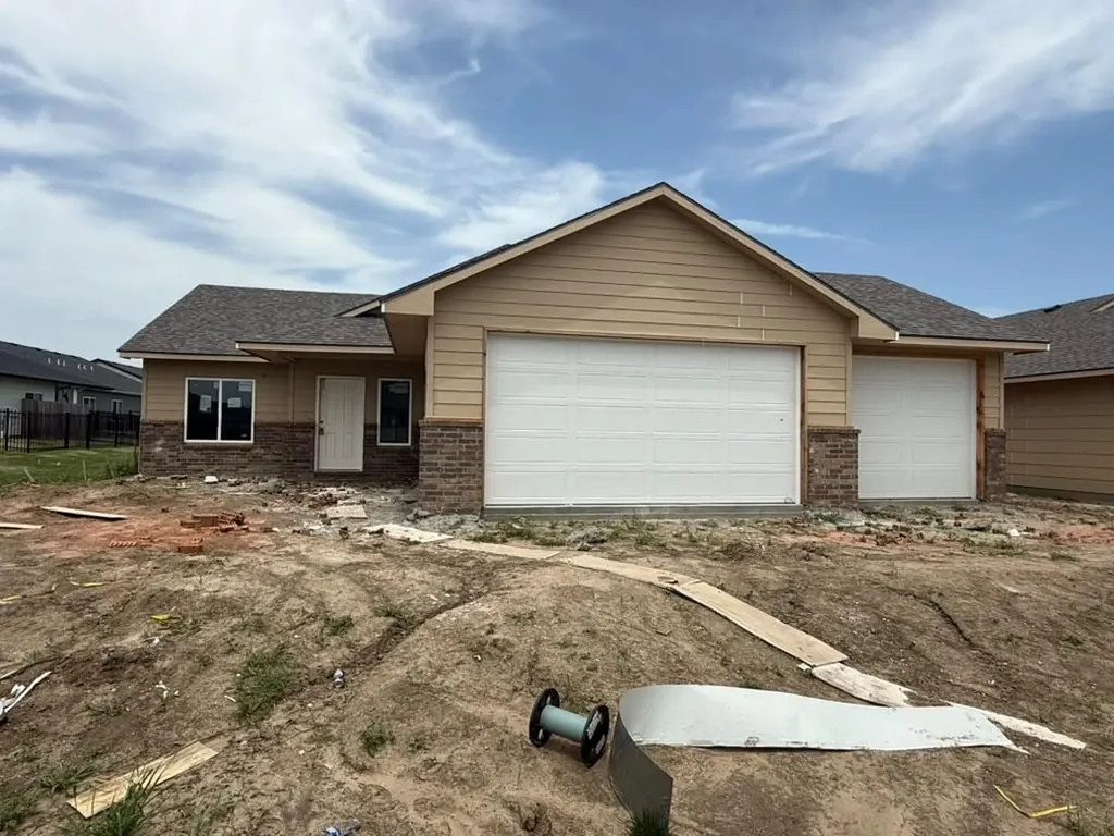 8956 E Joshua Street Bel Aire KS 67226