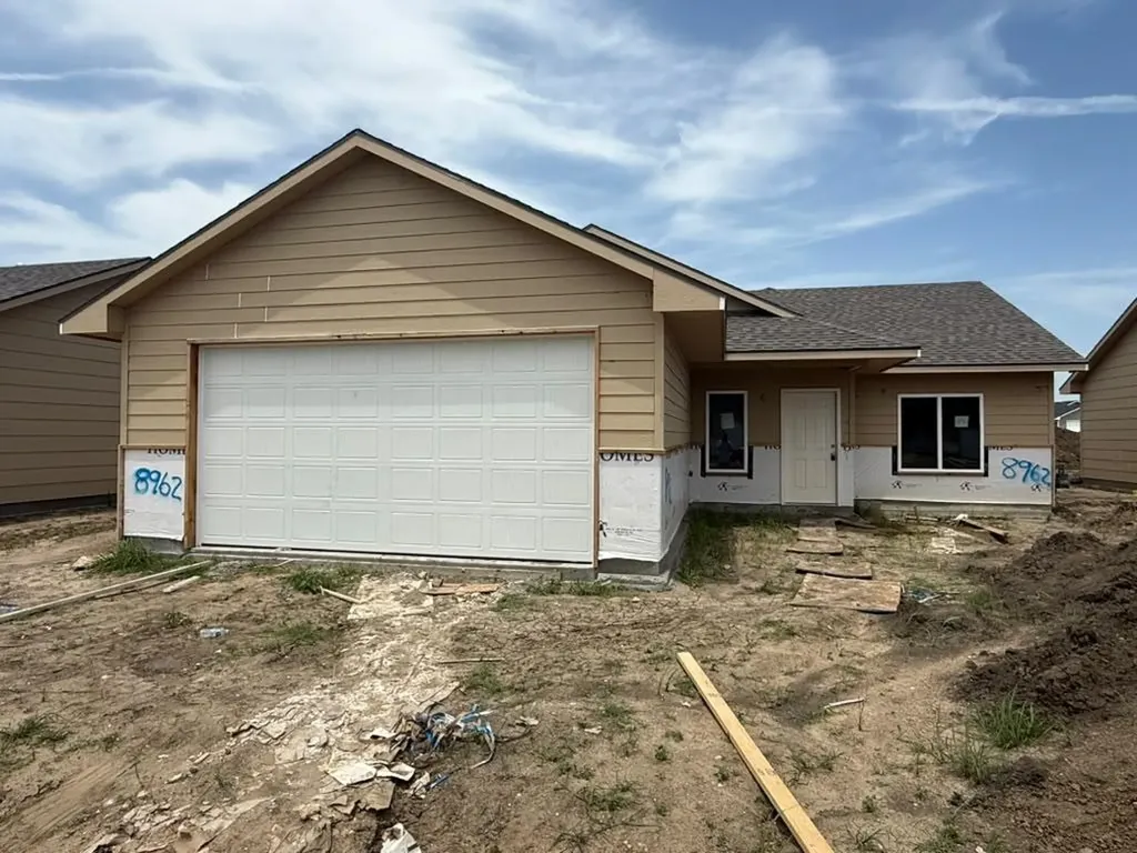 8962 E Joshua Street Bel Aire KS 67226