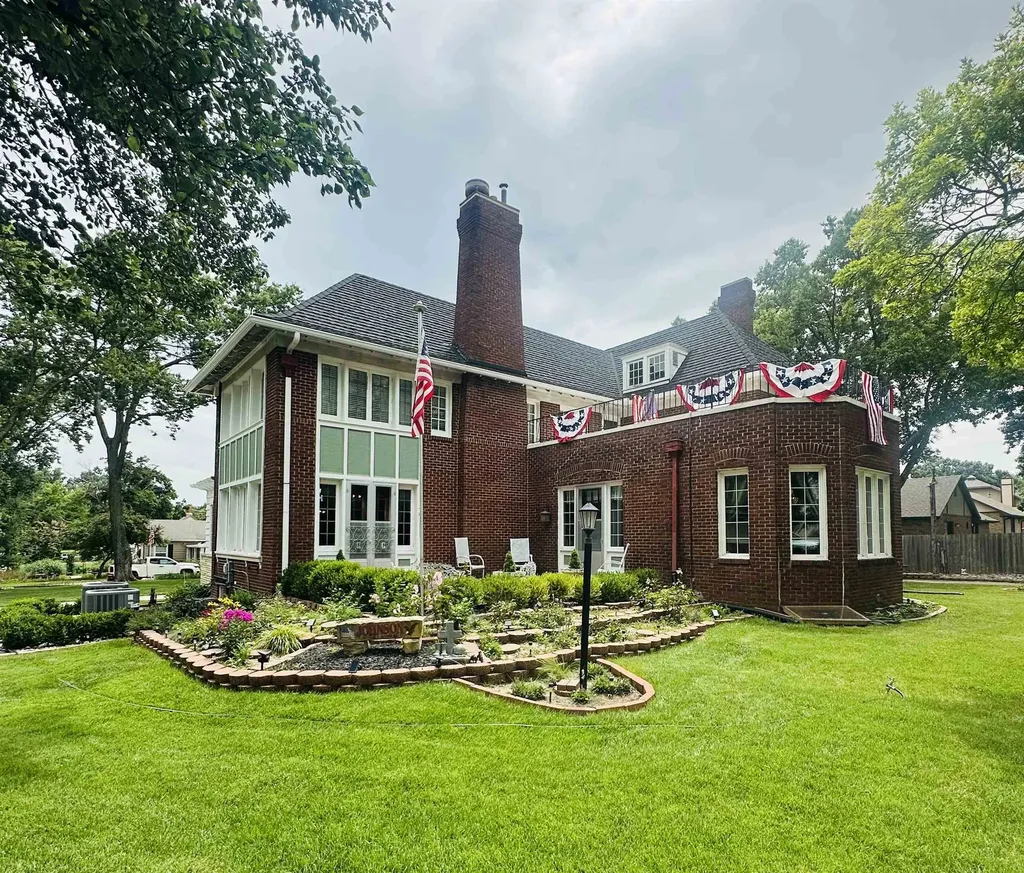 1005 W Central Avenue El Dorado KS 67042