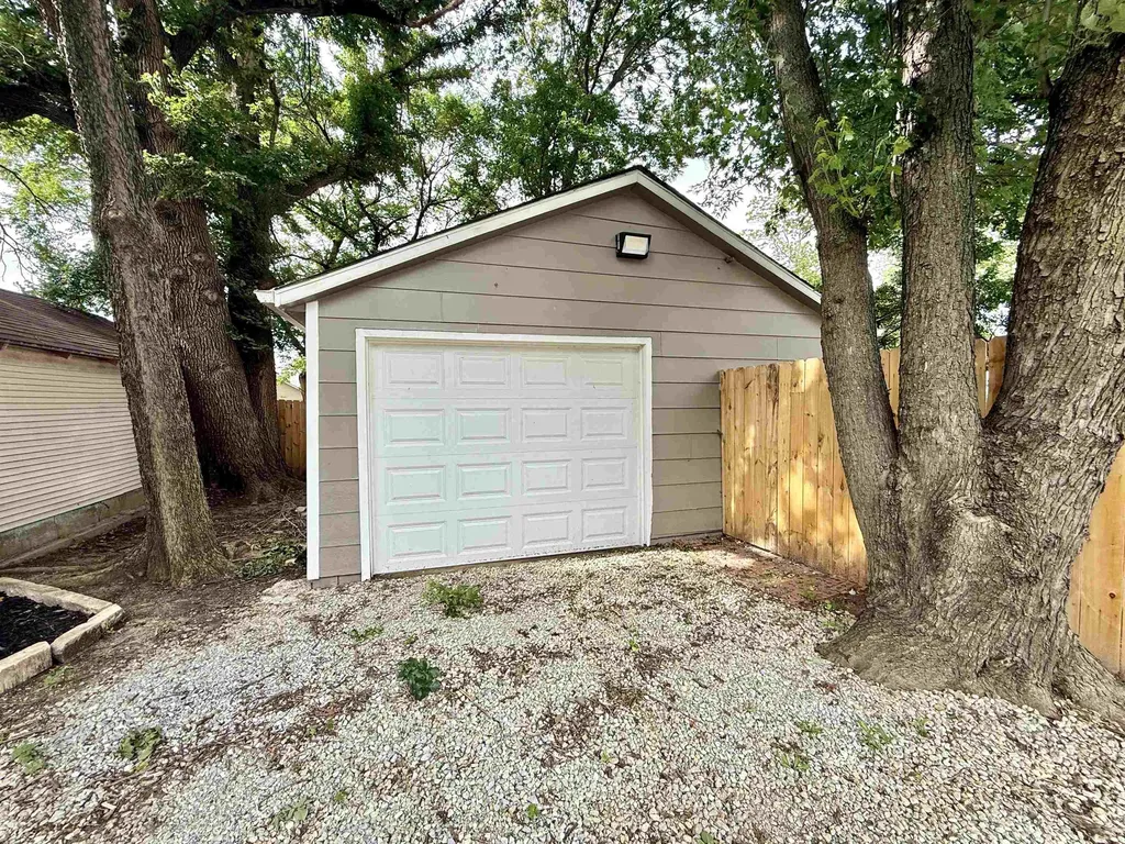 413 E 14th Augusta KS 67010
