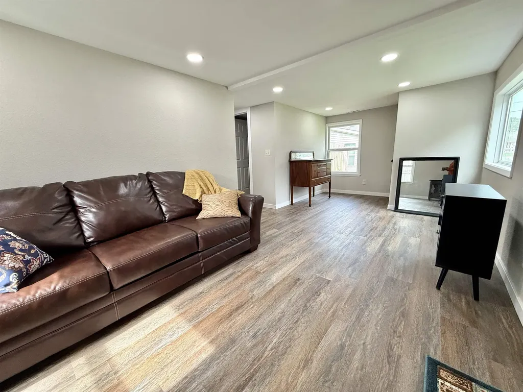 413 E 14th Augusta KS 67010