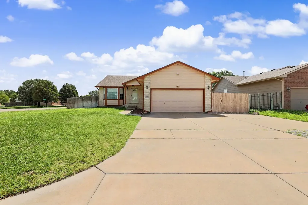 1920 S Leeanne Lane Wichita KS 67207
