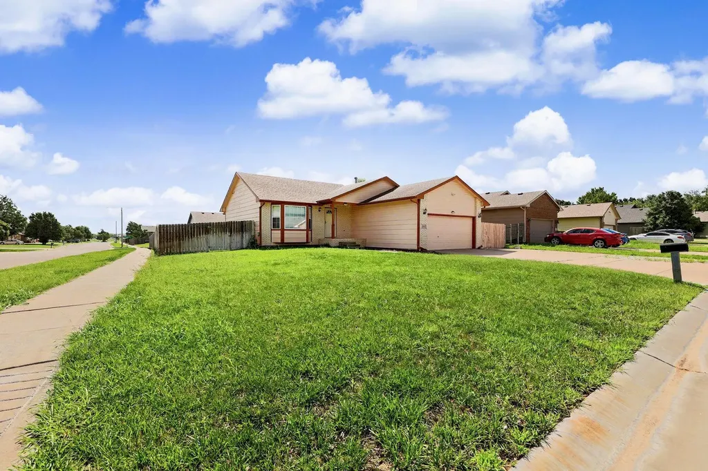 1920 S Leeanne Lane Wichita KS 67207