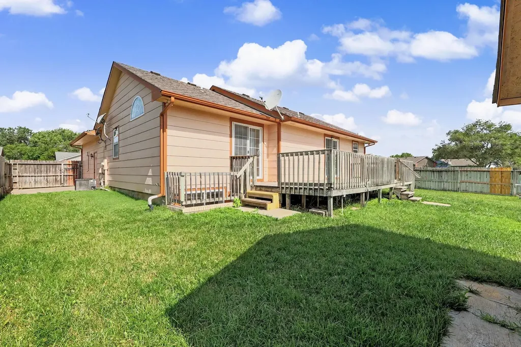 1920 S Leeanne Lane Wichita KS 67207
