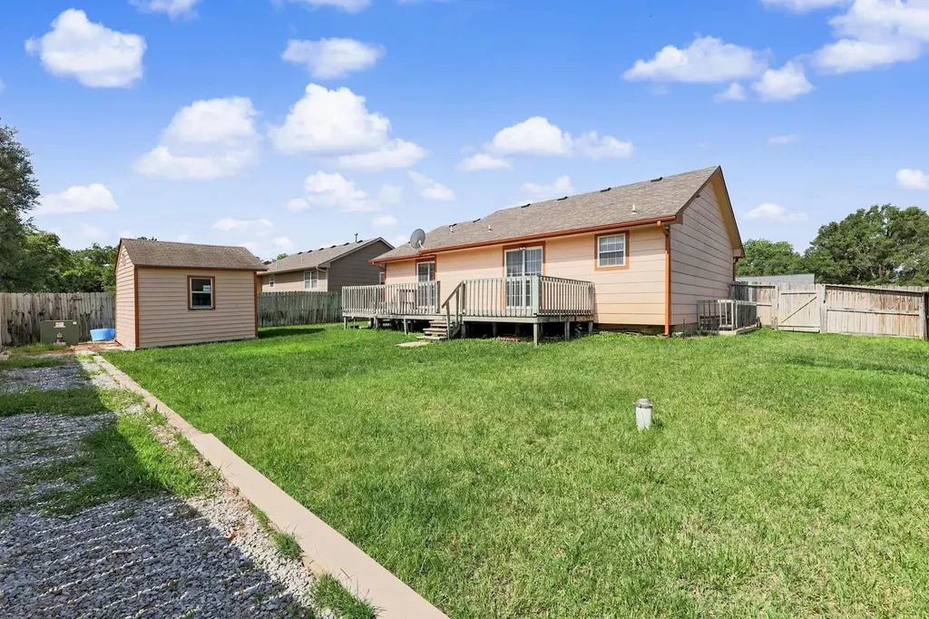 1920 S Leeanne Lane Wichita KS 67207