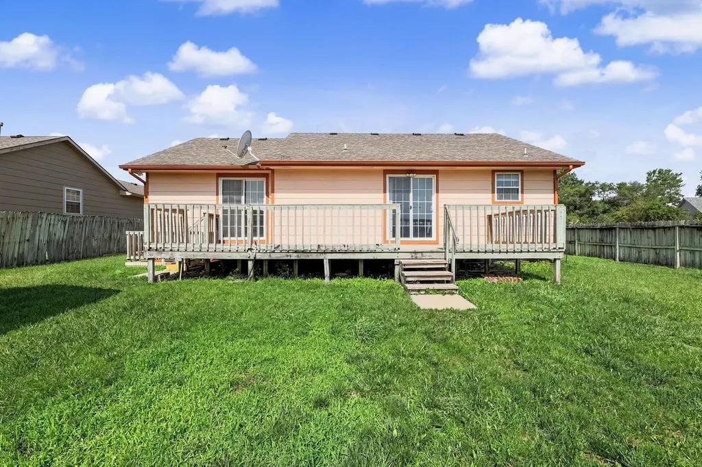 1920 S Leeanne Lane Wichita KS 67207