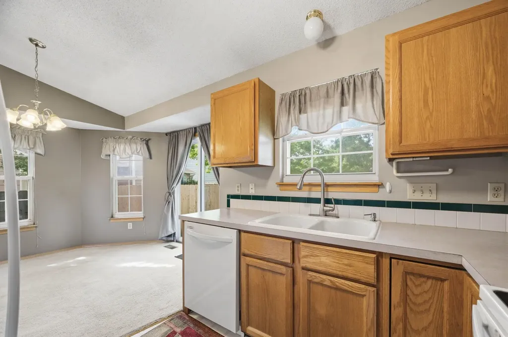 1831 Denise Marie Wichita KS 67212
