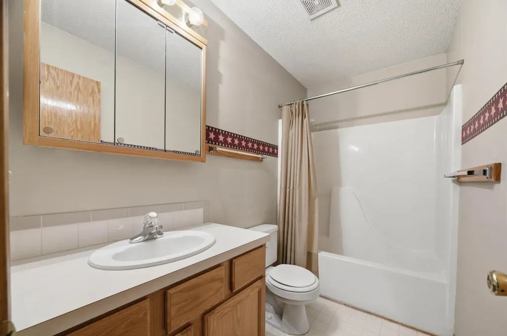 1831 Denise Marie Wichita KS 67212