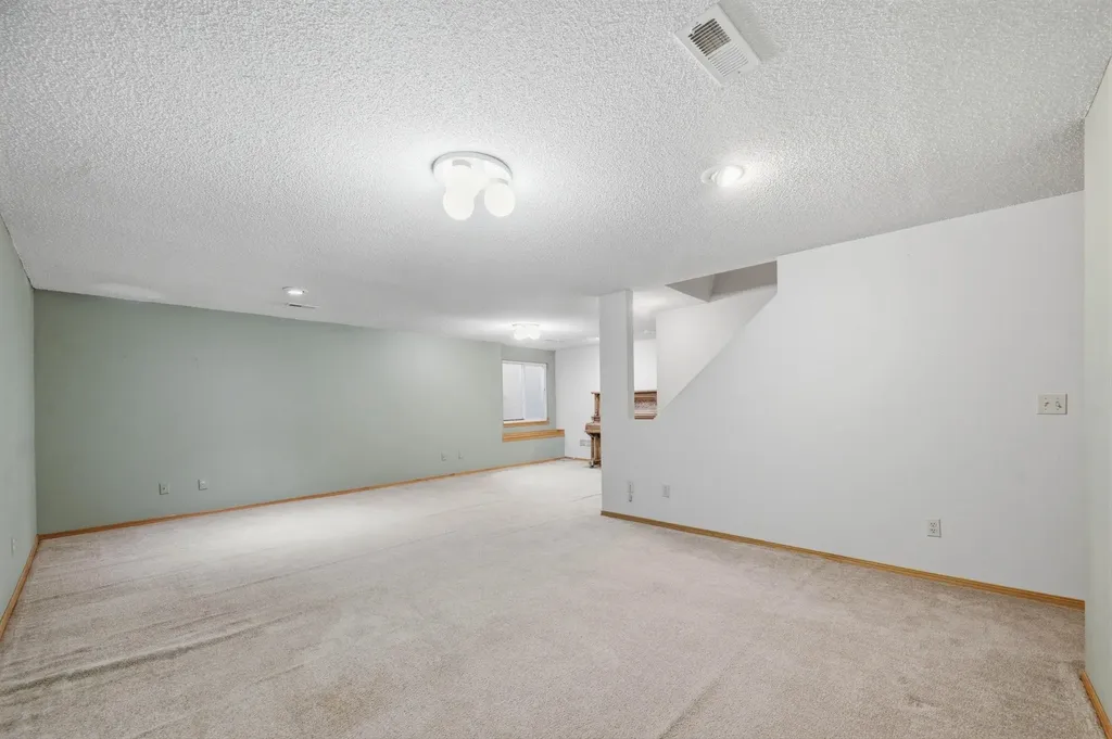 1831 Denise Marie Wichita KS 67212