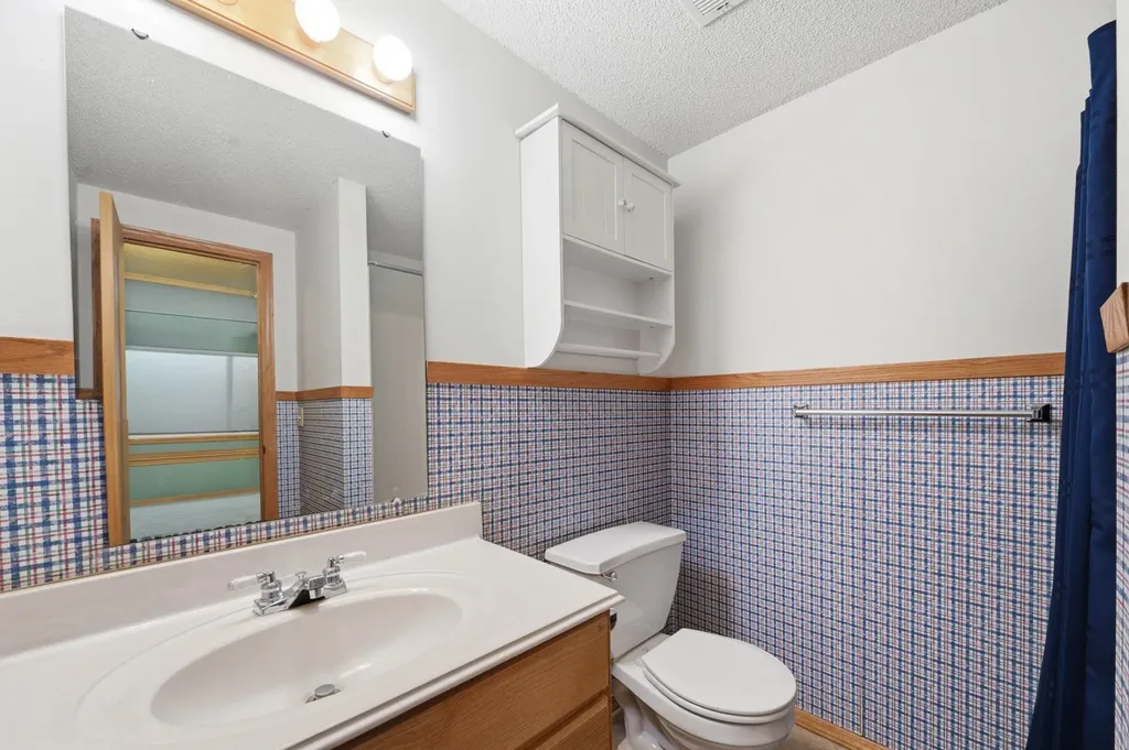 1831 Denise Marie Wichita KS 67212