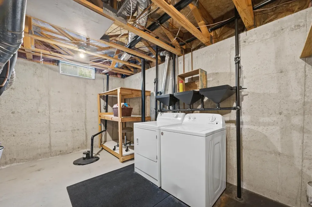 1831 Denise Marie Wichita KS 67212