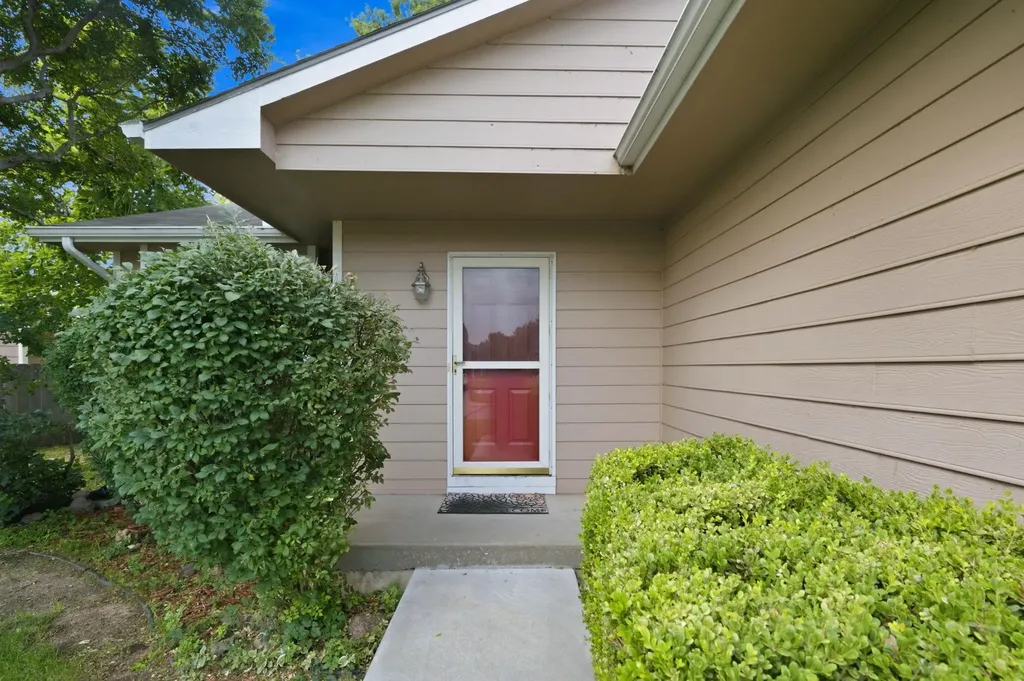 1831 Denise Marie Wichita KS 67212