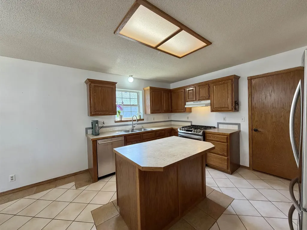 10413 W University Court Wichita KS 67209