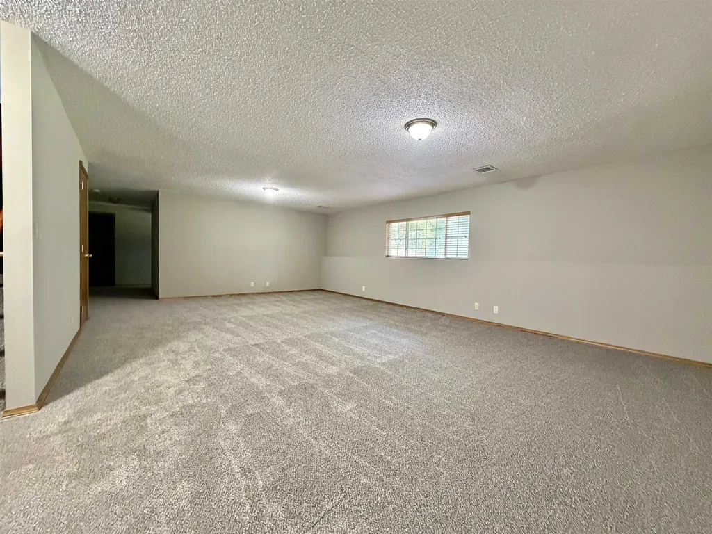 10413 W University Court Wichita KS 67209