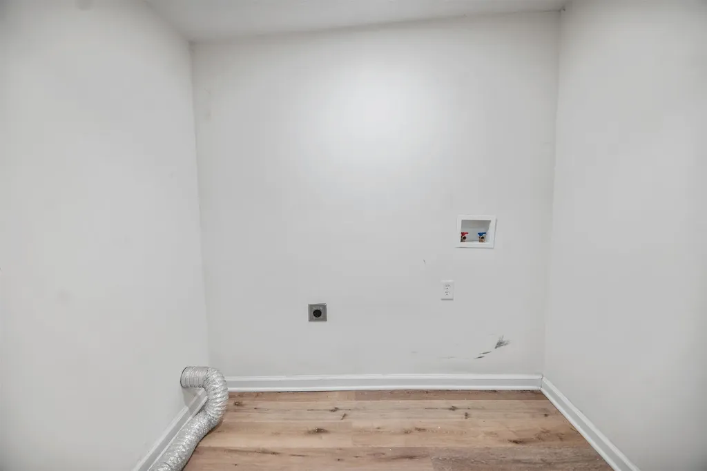 2739 S Rose Marie Court Wichita KS 67216