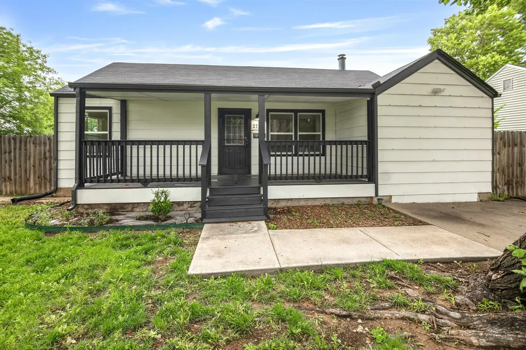 2739 S Rose Marie Court Wichita KS 67216
