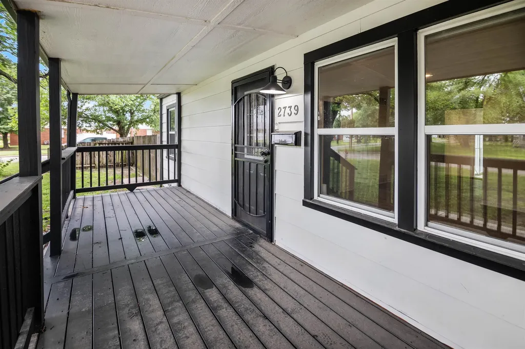2739 S Rose Marie Court Wichita KS 67216