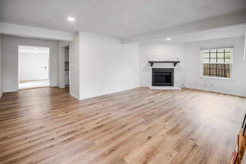 2739 S Rose Marie Court Wichita KS 67216
