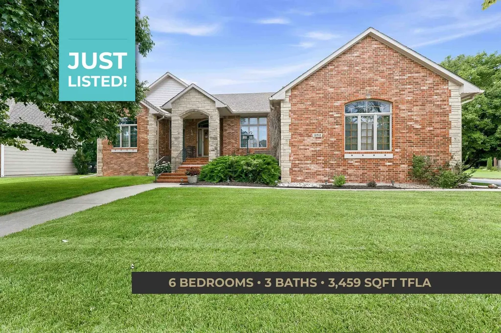 1252 N Hickory Creek Court Wichita KS 67235