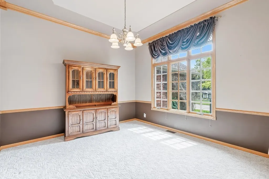1252 N Hickory Creek Court Wichita KS 67235