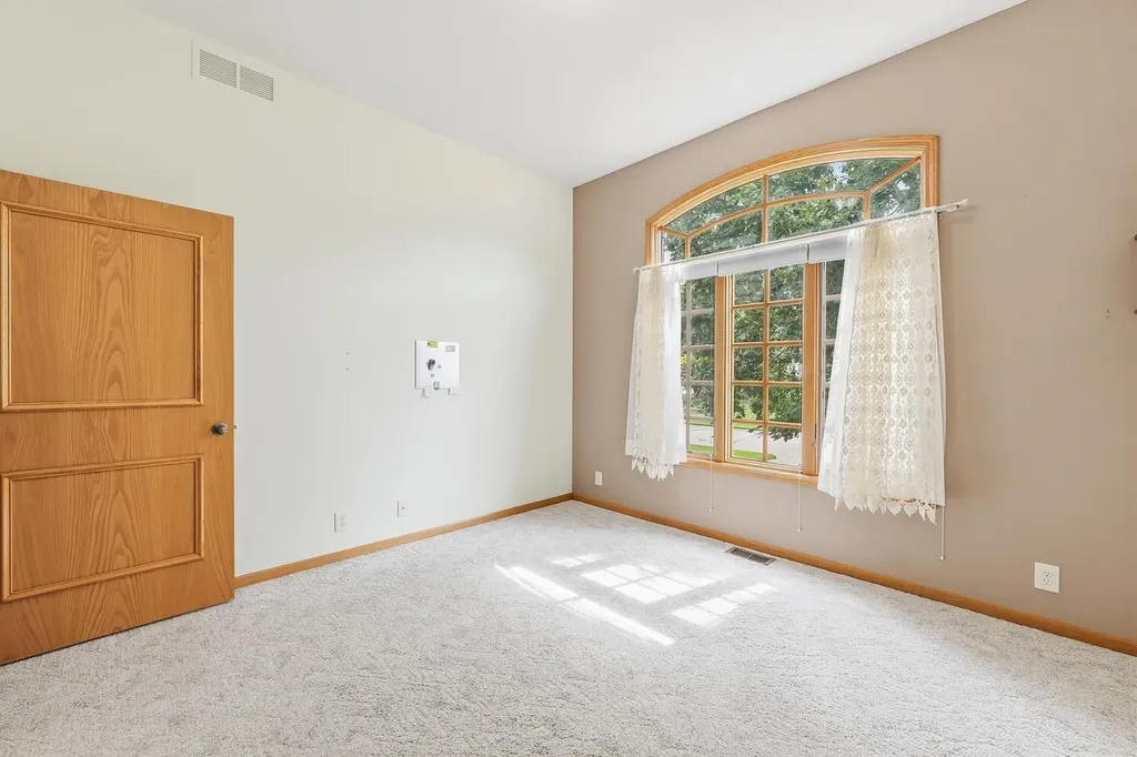 1252 N Hickory Creek Court Wichita KS 67235
