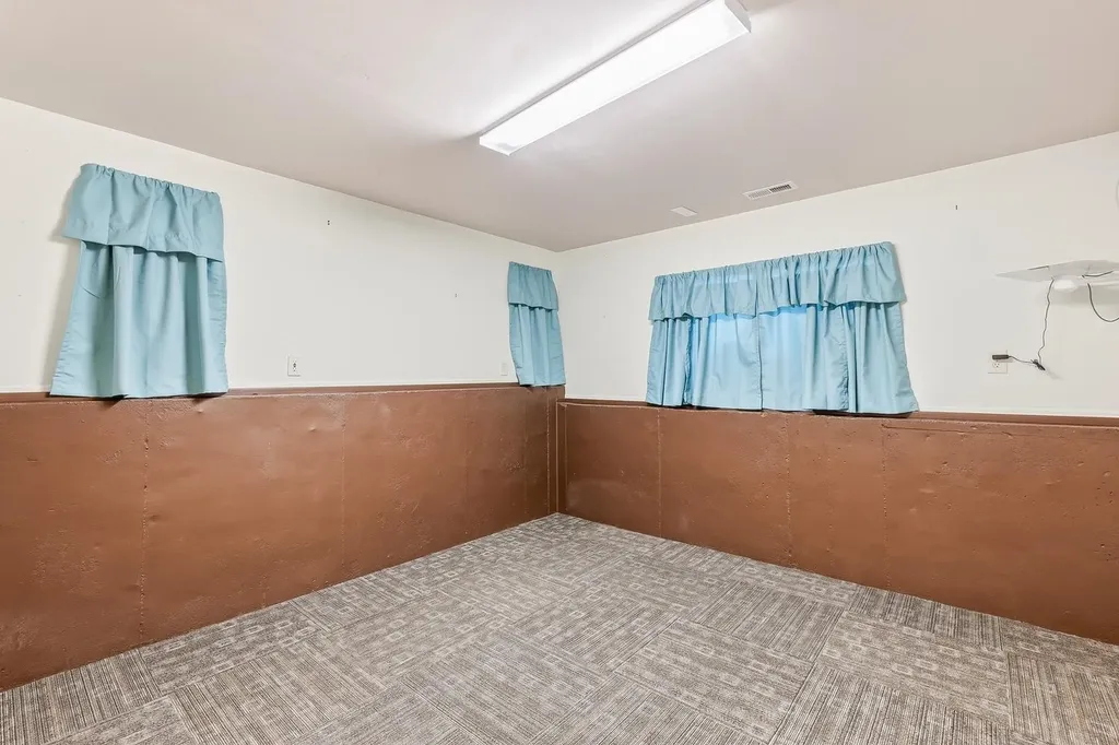 1252 N Hickory Creek Court Wichita KS 67235