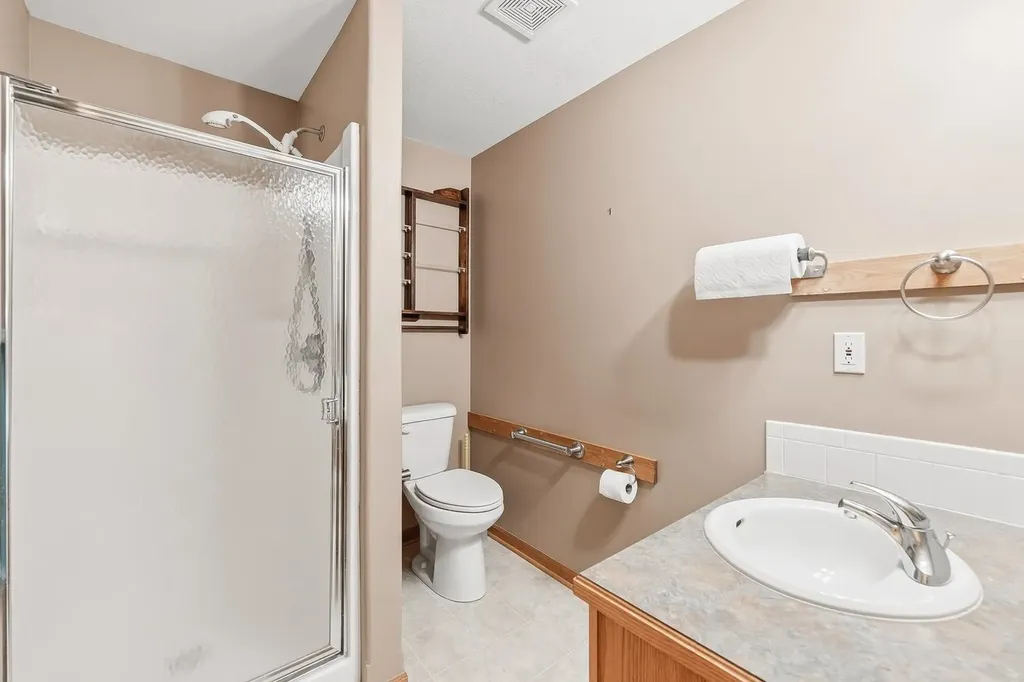1252 N Hickory Creek Court Wichita KS 67235
