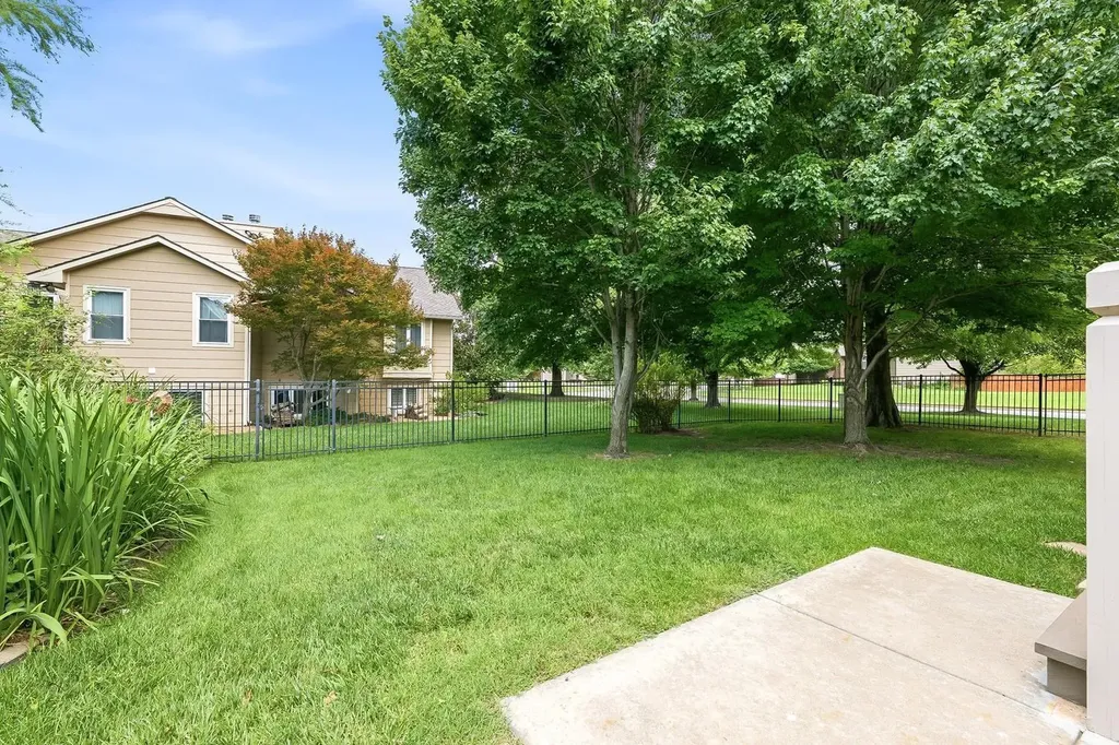 1252 N Hickory Creek Court Wichita KS 67235